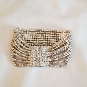 Stretchy rhinestone bracelet